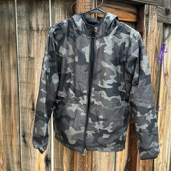Columbia Other - Columbia brand camouflage, lightweight jacket, reversible other side black hood